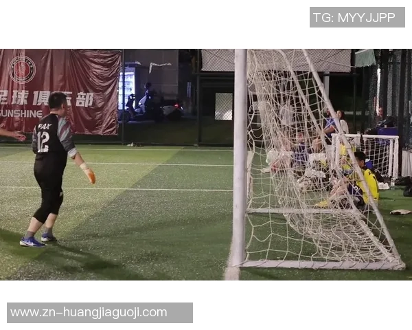 精彩足球瞬间的高清图片集锦与欣赏