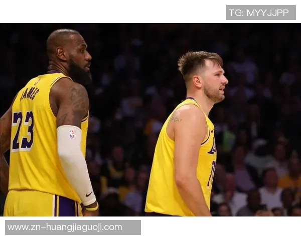 奇才与湖人激战正酣NBA赛季精彩对决引发球迷热议